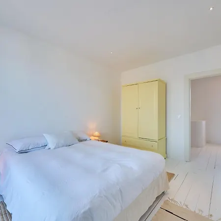 Guest house Caparica Vibes